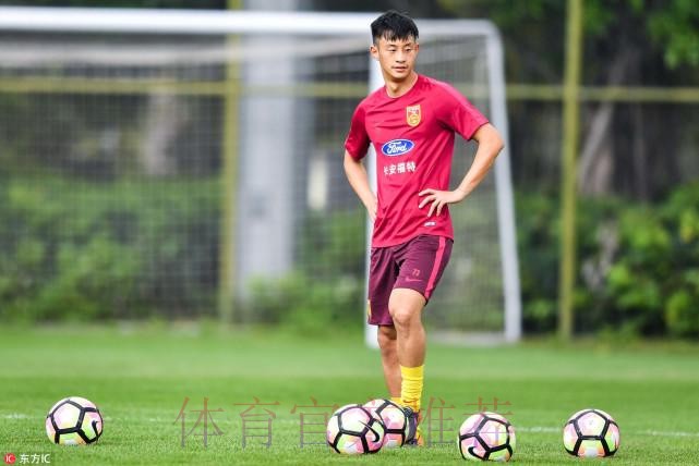 中国杯 |国足南宁首训 彭欣力期待与强敌过招 中国杯 |国足南宁首训 彭欣力期待与强敌过招
