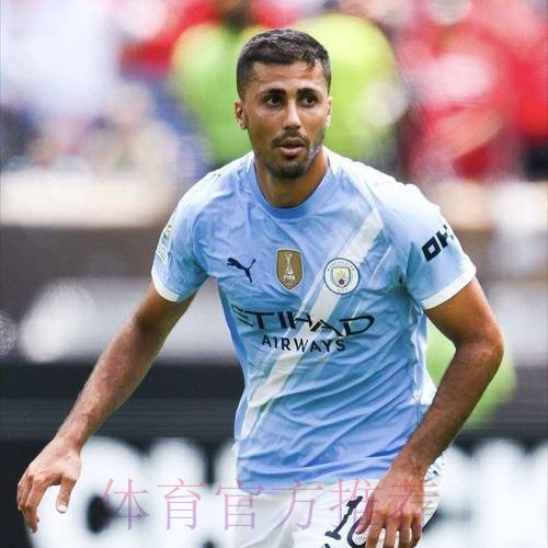 54岁瓜帅仰天长叹：曼城4失良机放生蓝军！金球先生暴怒：本该4-0